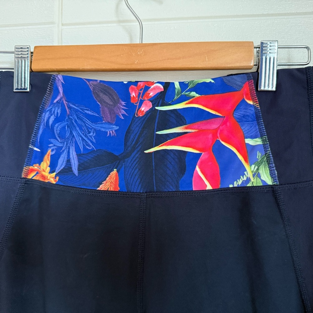 Athleta Medium Tall Tropical Leggings with Mesh and Key Pocket